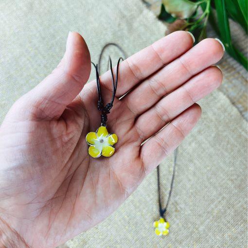Small Metal Frangipani Necklaces- 10 Pack (Yellow)